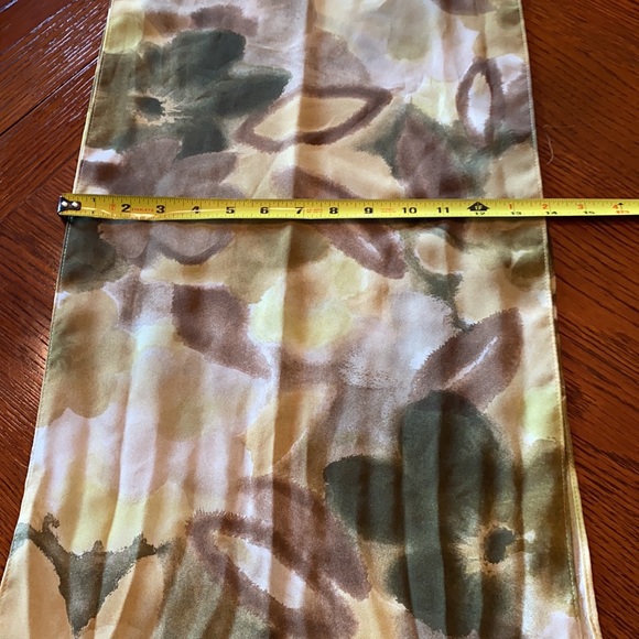 Scarf - Picture 4 of 4